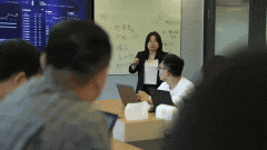 从金融部分转岗至客户办事体验部的 