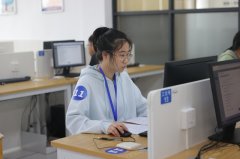 赛项裁判长对赛项及赛程进行申明并回覆选手相 